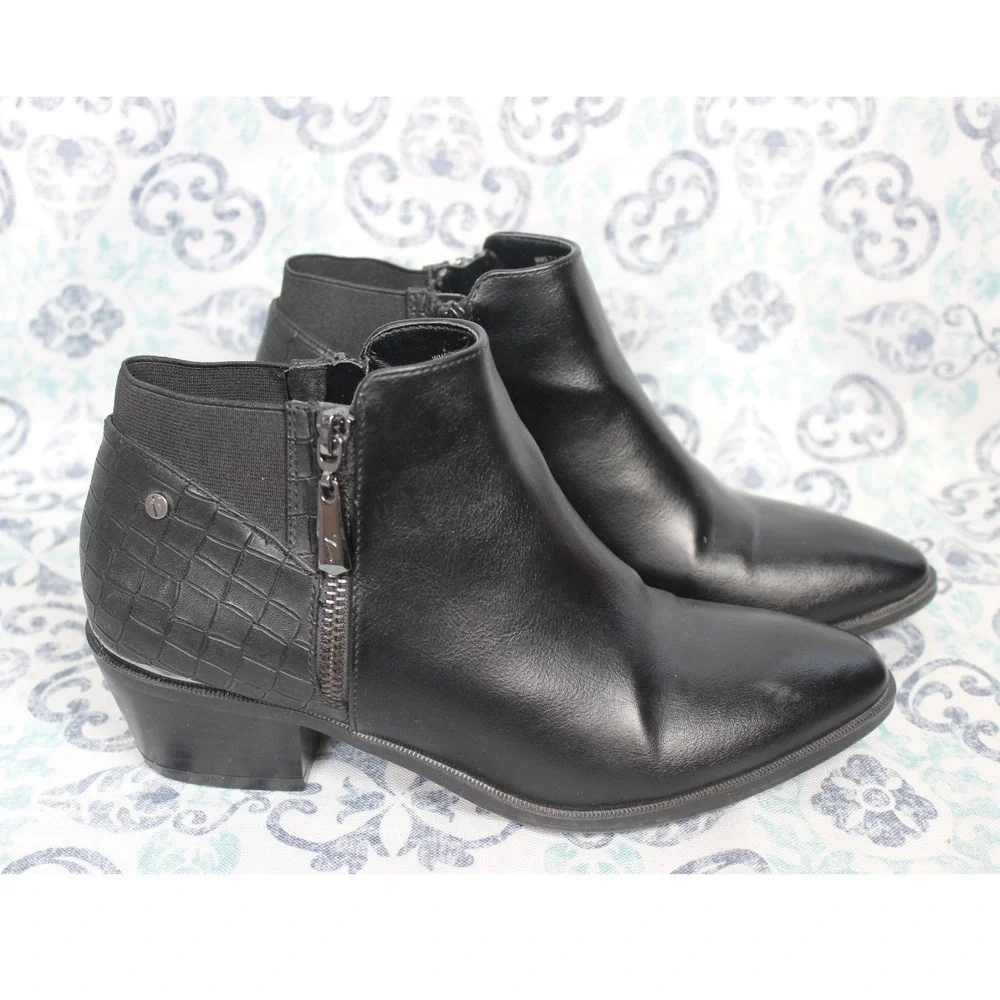 Simply Vera Vera Wang ankle booties
